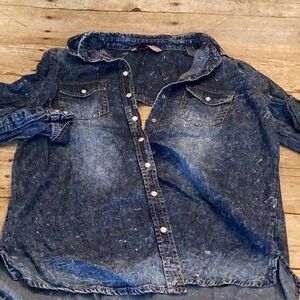 Long sleeve button up dinner shirt by highway jeans.